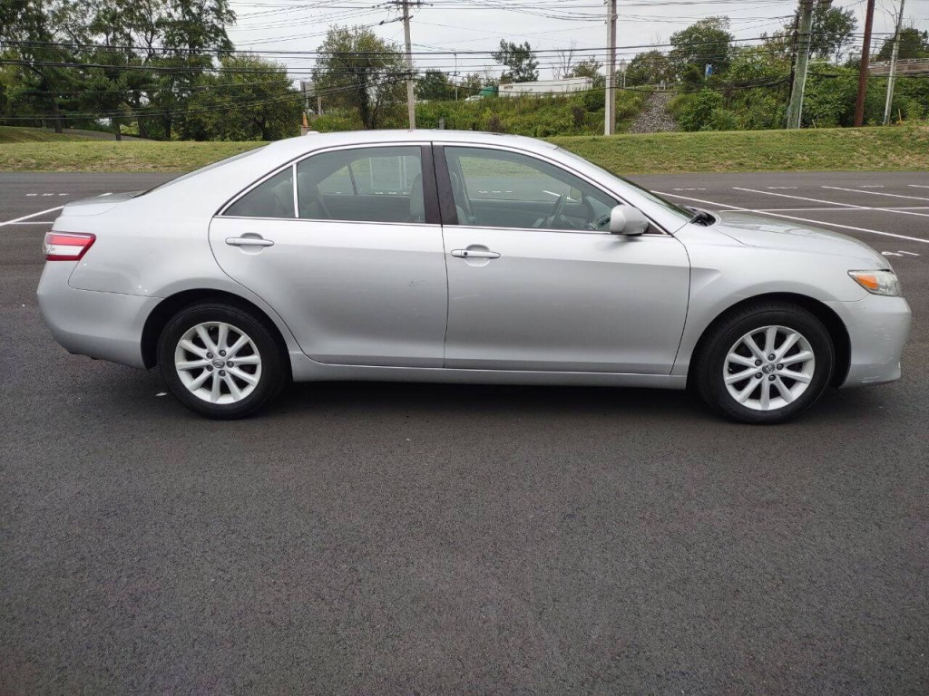 2010 Toyota Camry Image 5
