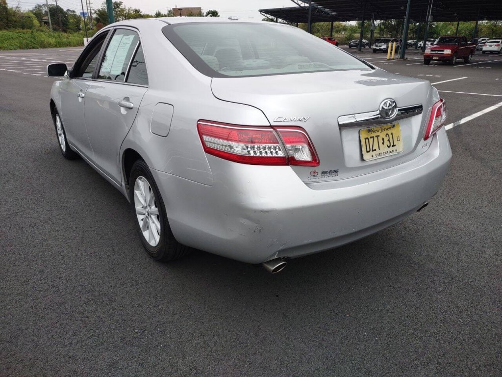 2010 Toyota Camry Image 7