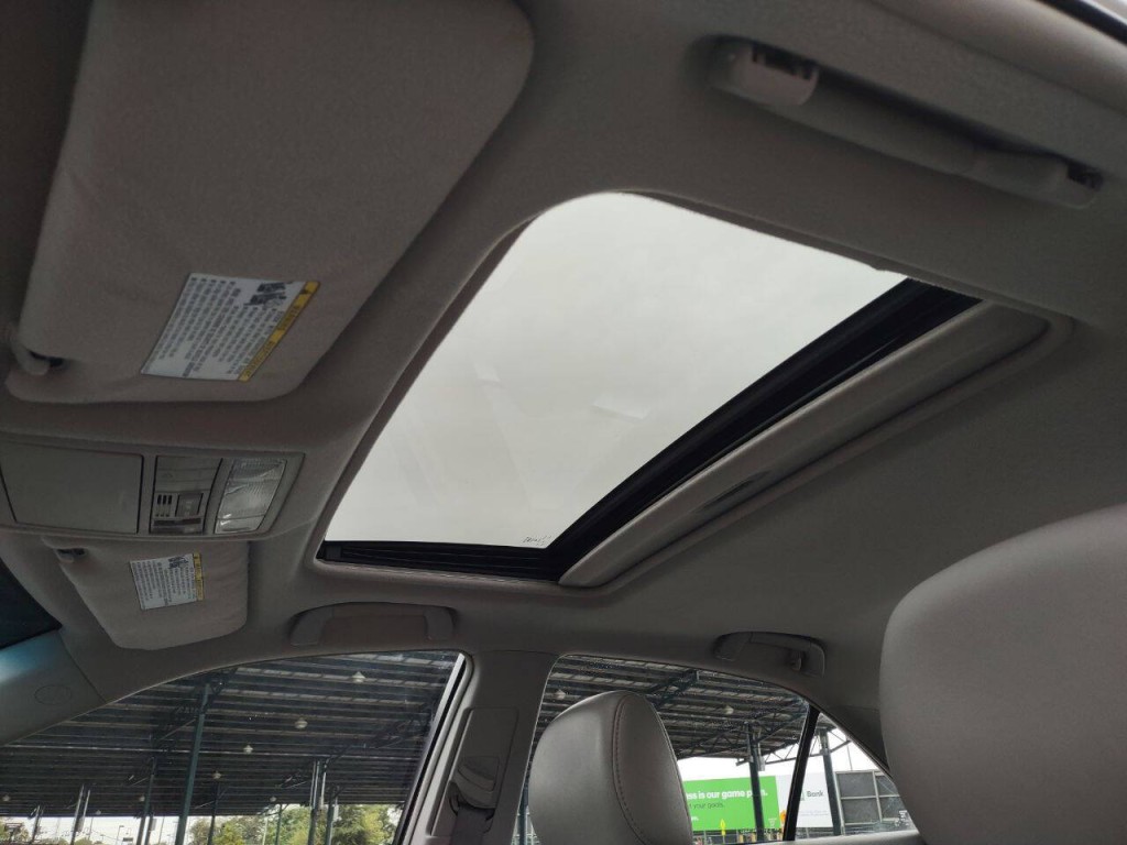 2010 Toyota Camry Image 9