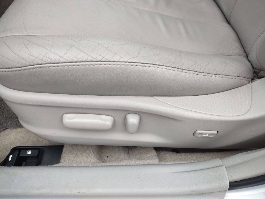 2010 Toyota Camry Image 13