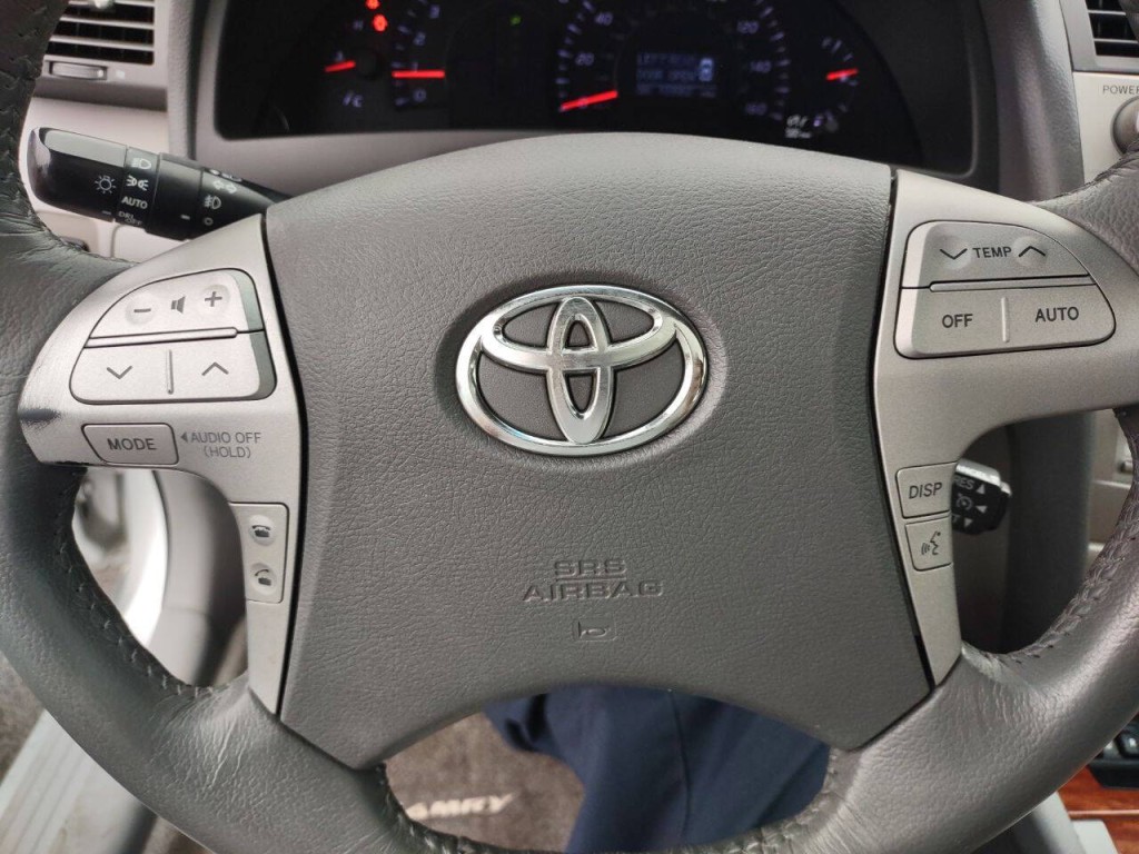 2010 Toyota Camry Image 14