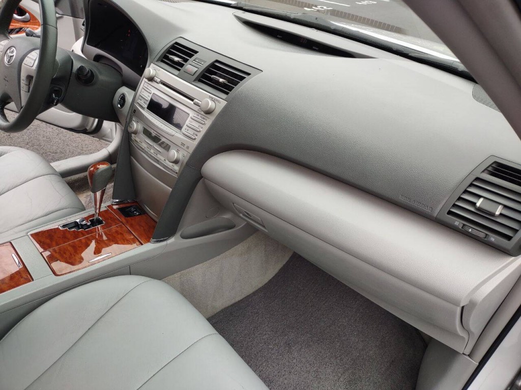 2010 Toyota Camry Image 24