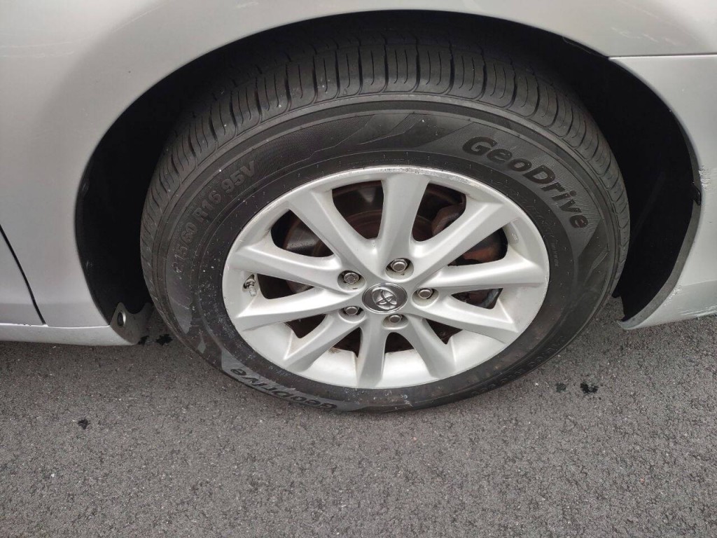 2010 Toyota Camry Image 35