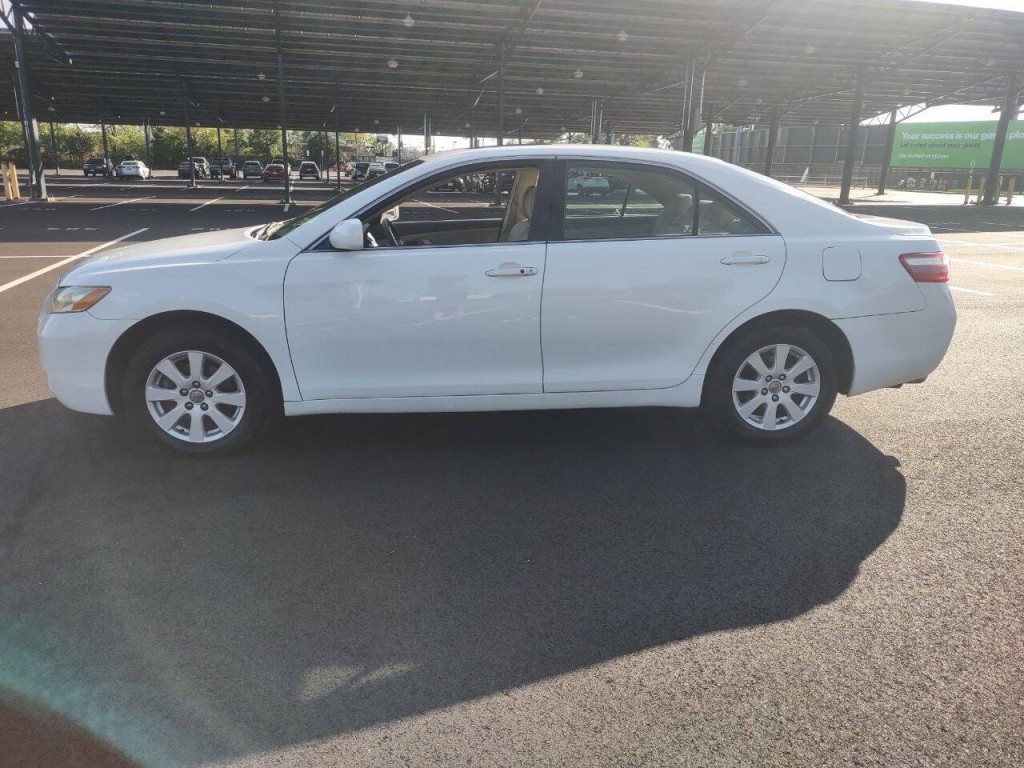 2007 Toyota Camry Image 2