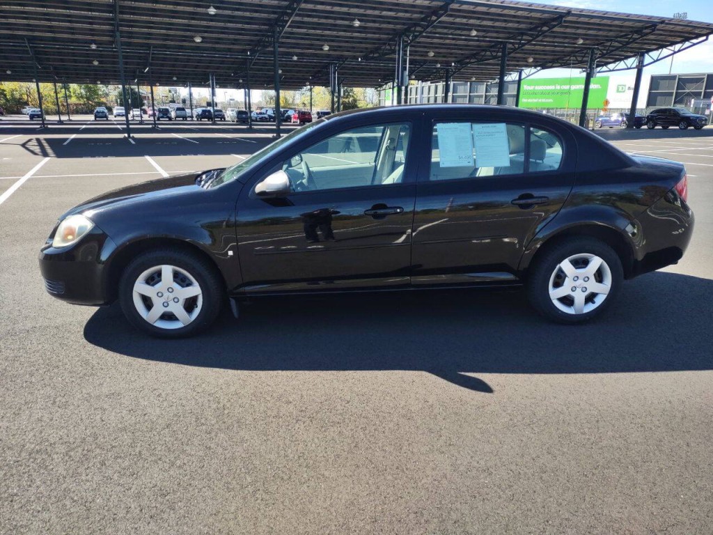 2008 Chevrolet Cobalt Image 2