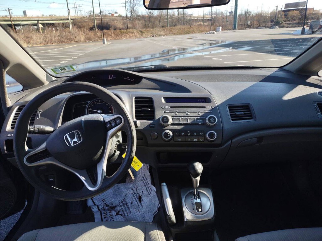 2010 Honda Civic Image 8