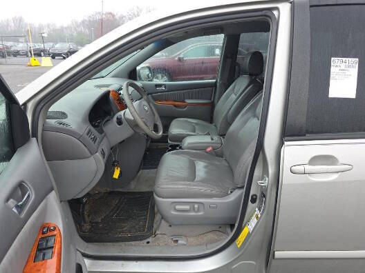 2008 Toyota Sienna Image 3