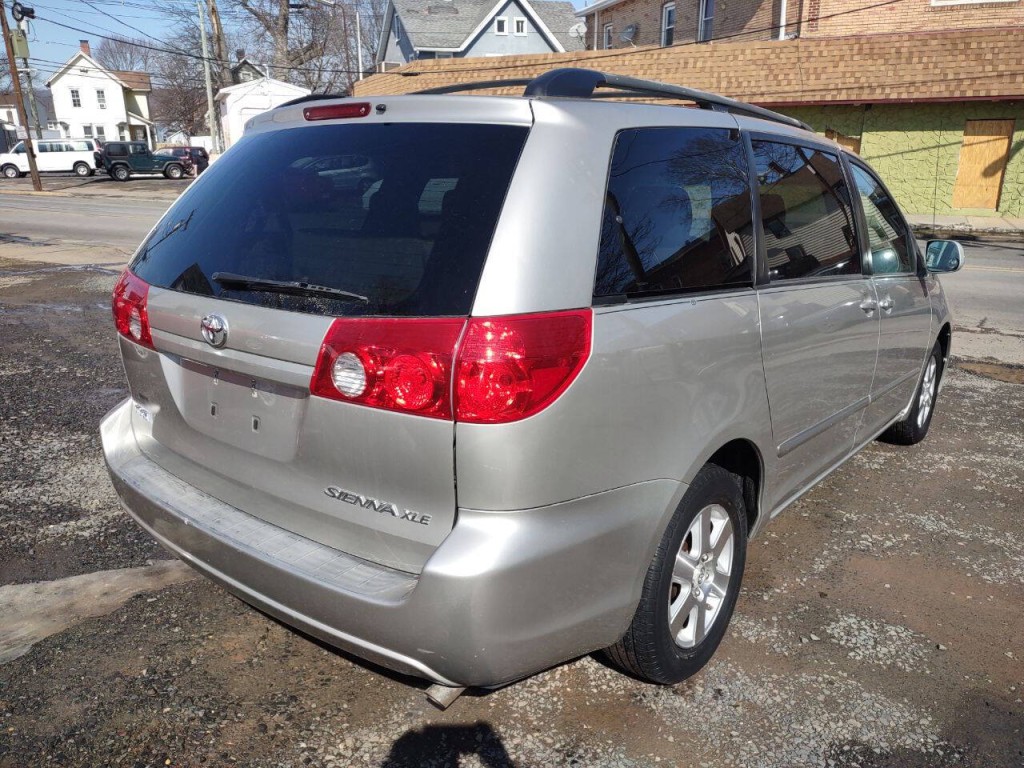 2008 Toyota Sienna Image 4