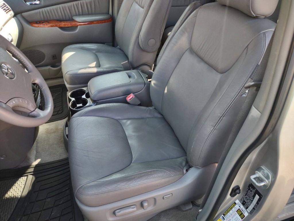 2008 Toyota Sienna Image 7