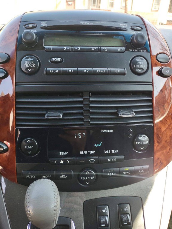 2008 Toyota Sienna Image 13