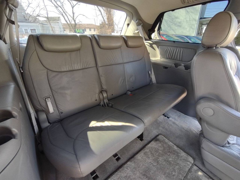 2008 Toyota Sienna Image 19