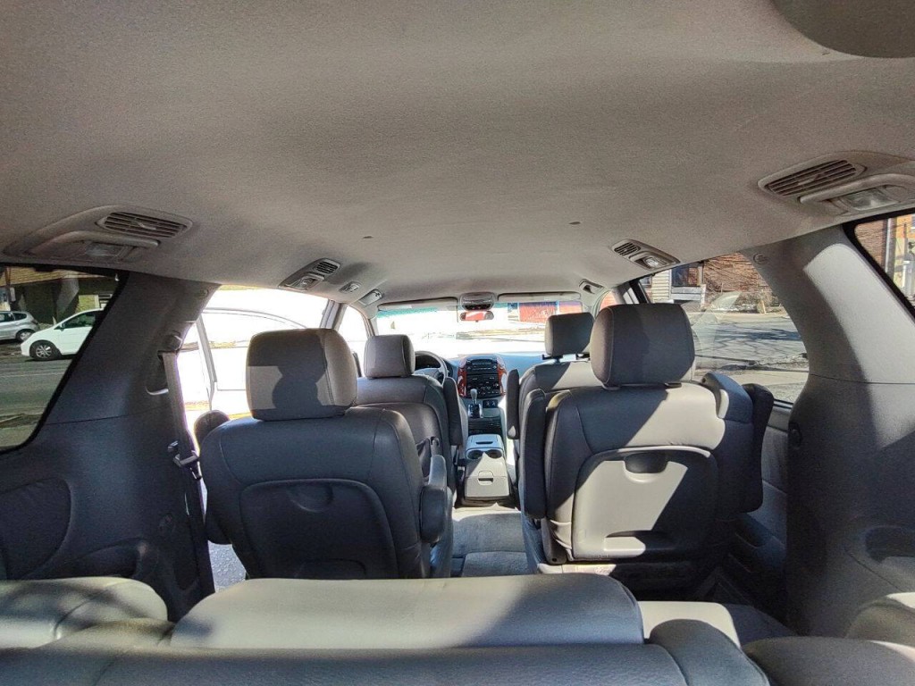 2008 Toyota Sienna Image 26