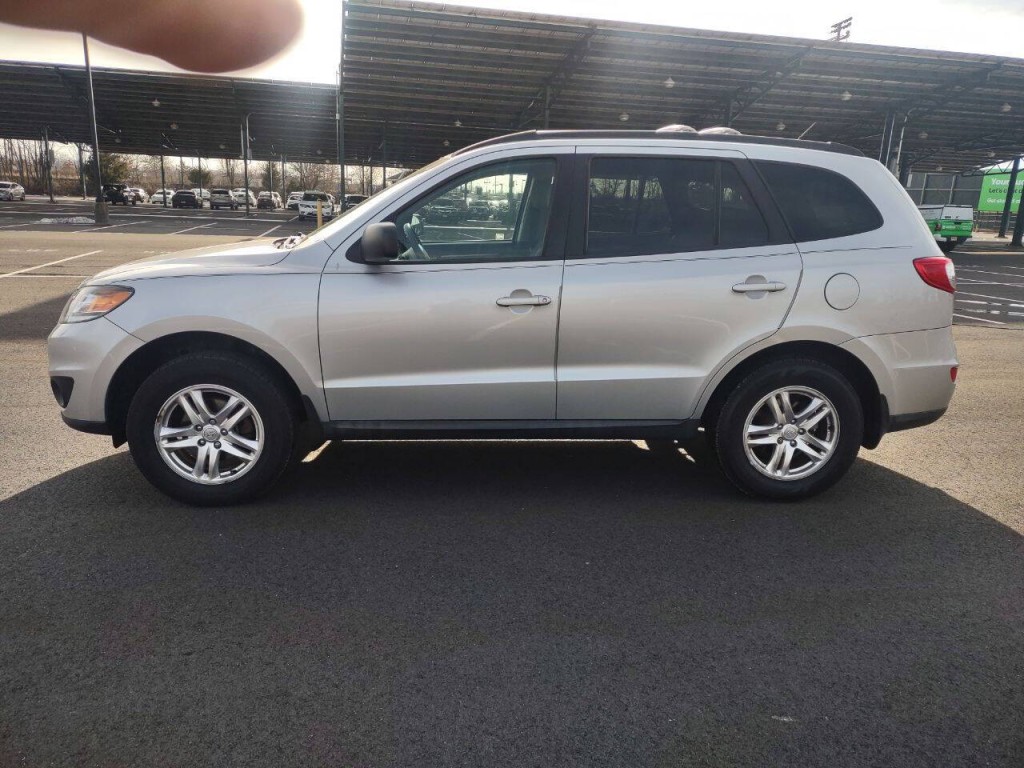 2012 Hyundai Santa Fe Image 2