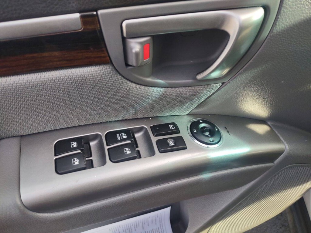 2012 Hyundai Santa Fe Image 9