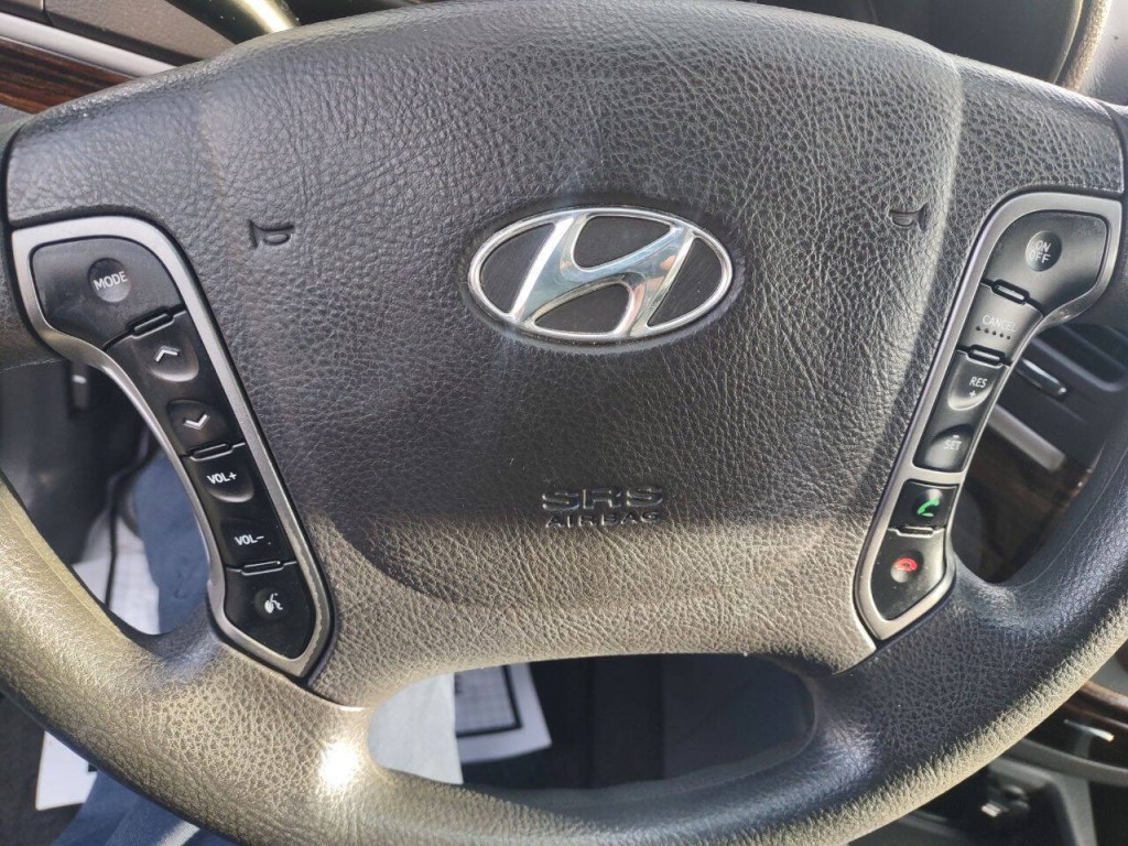 2012 Hyundai Santa Fe Image 13