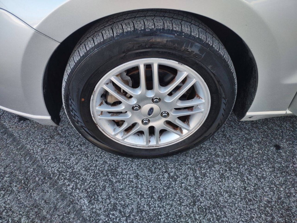 2009 Ford Focus Image 24