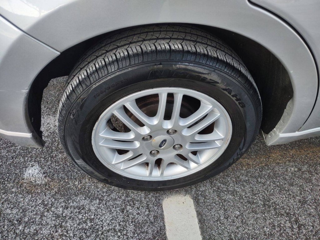 2009 Ford Focus Image 26