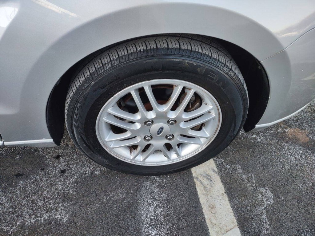 2009 Ford Focus Image 27