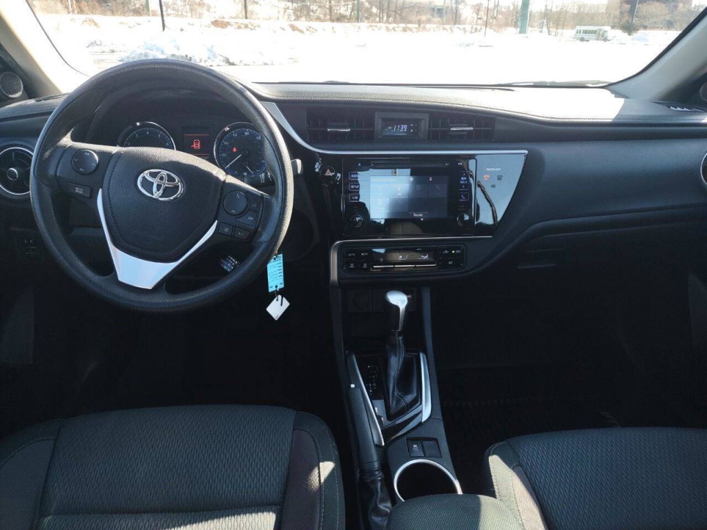 2017 Toyota Corolla Image 8