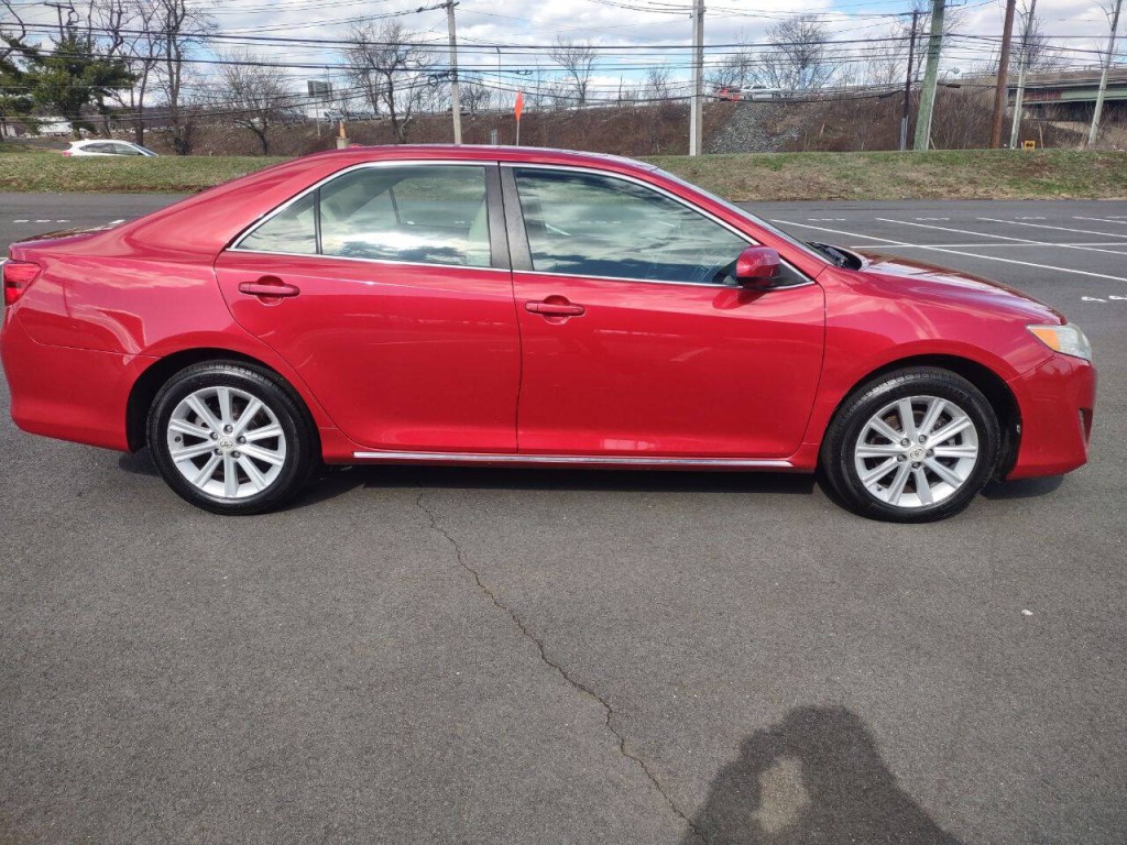 2013 Toyota Camry Image 5