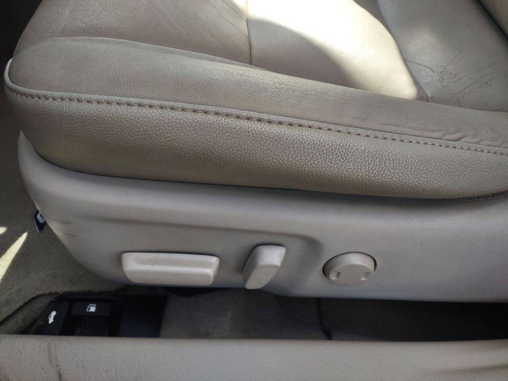 2013 Toyota Camry Image 14