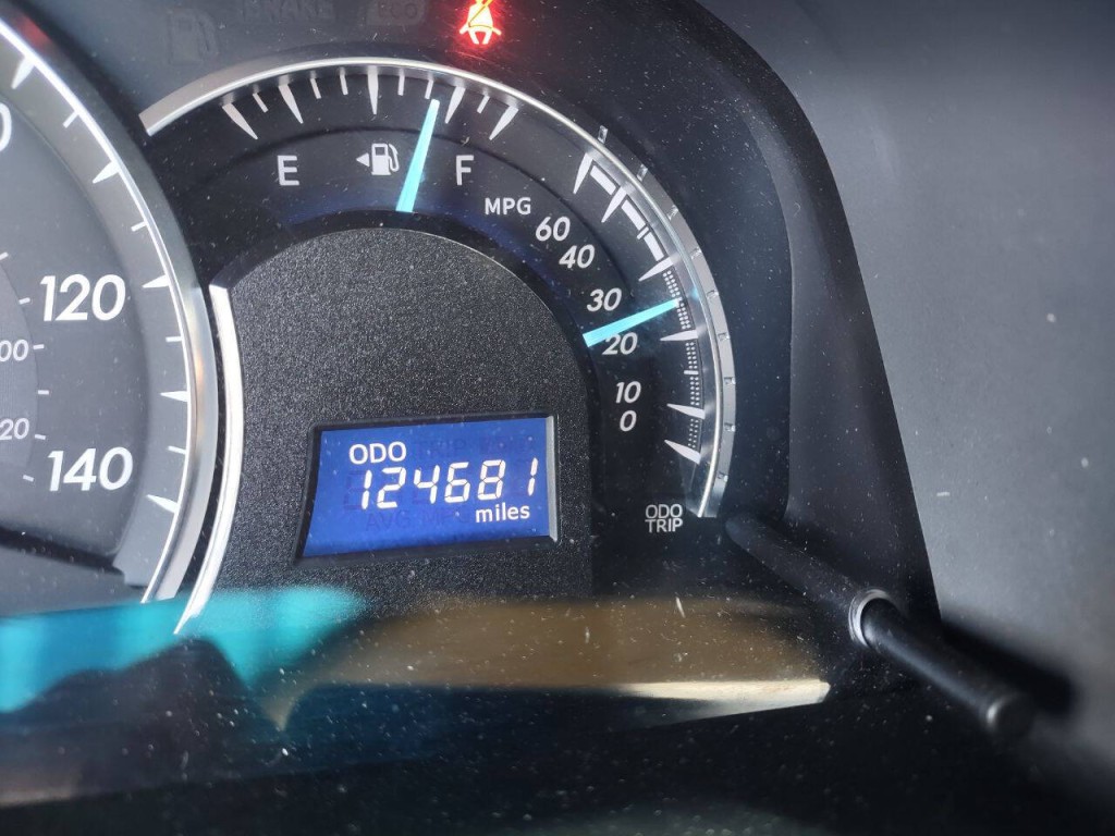 2013 Toyota Camry Image 18