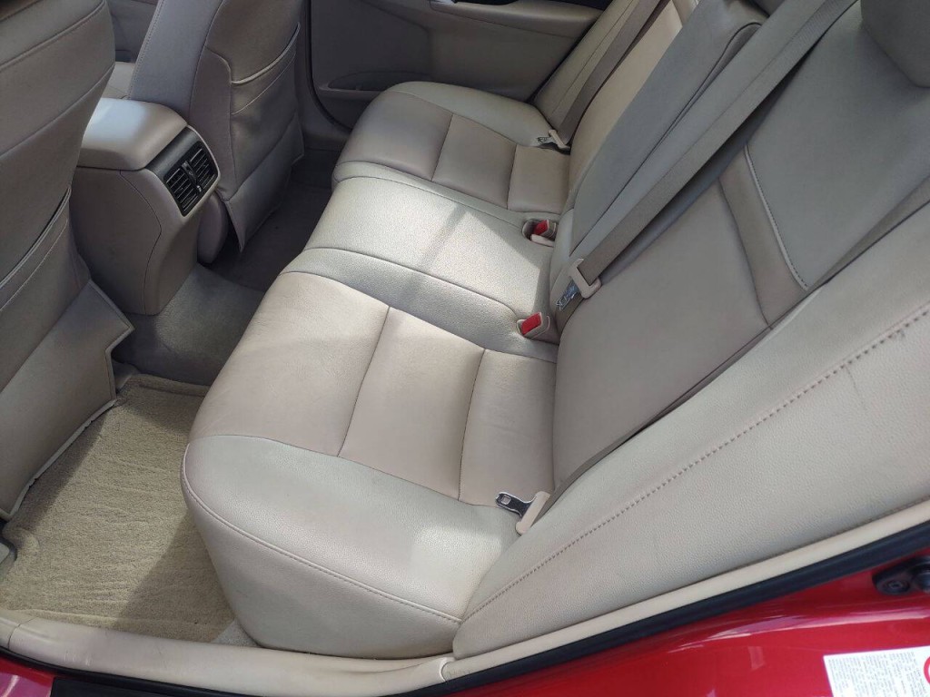 2013 Toyota Camry Image 23