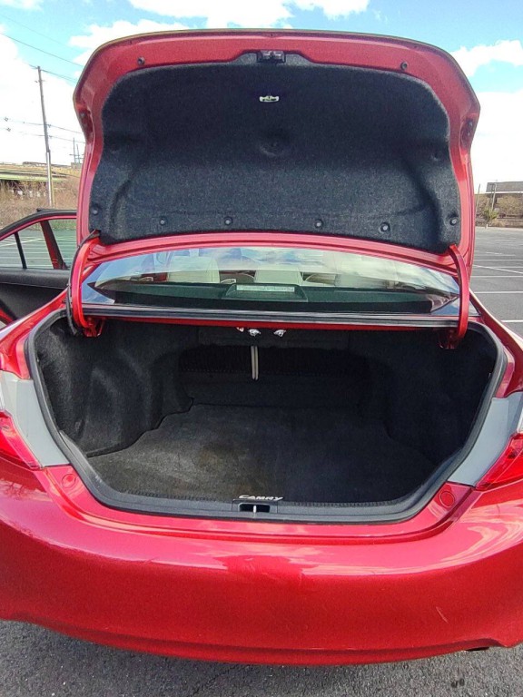 2013 Toyota Camry Image 28