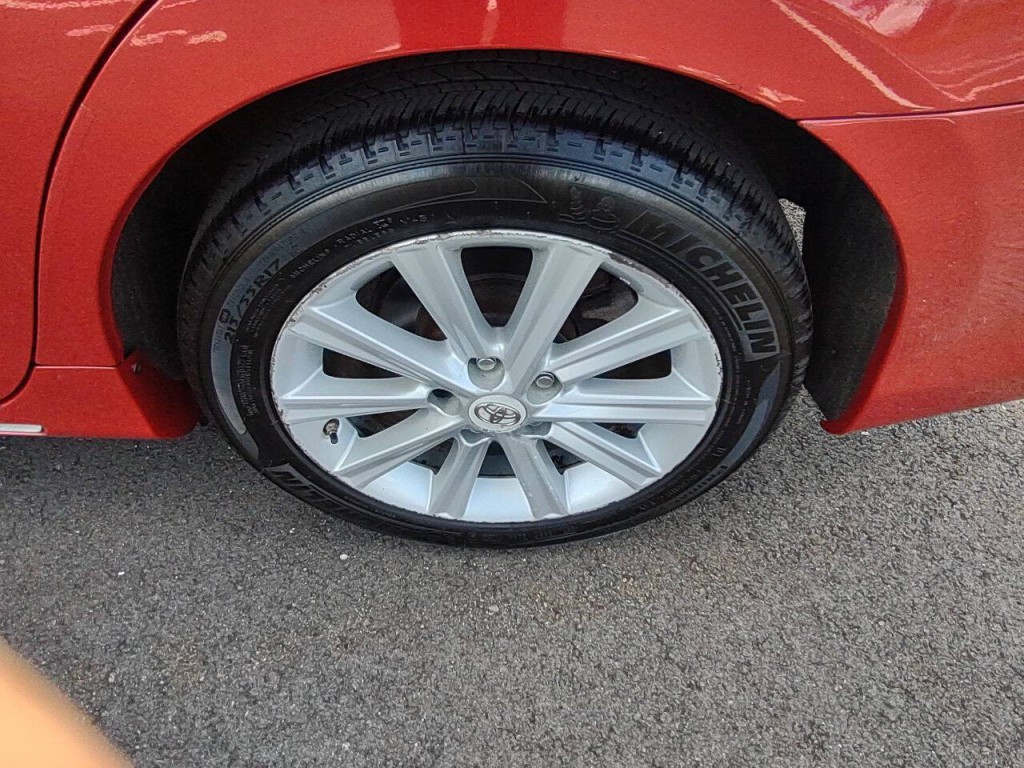 2013 Toyota Camry Image 34