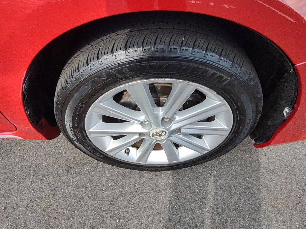 2013 Toyota Camry Image 36