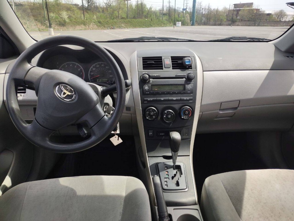 2009 Toyota Corolla Image 8