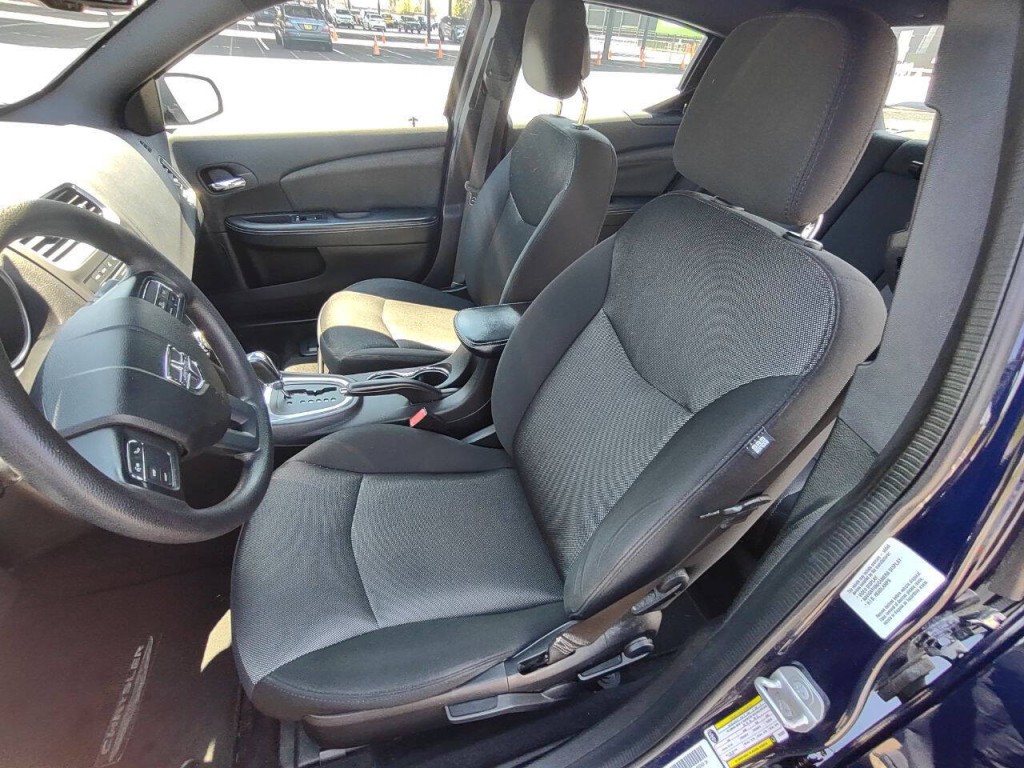 2014 Dodge Avenger Image 10