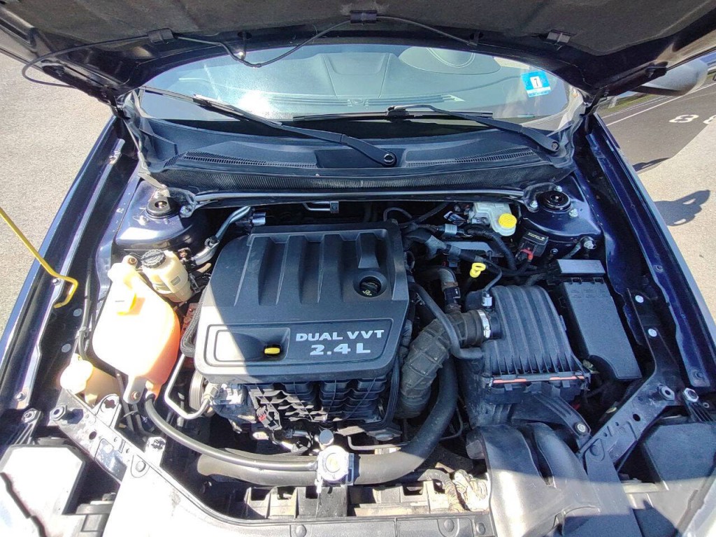 2014 Dodge Avenger Image 23