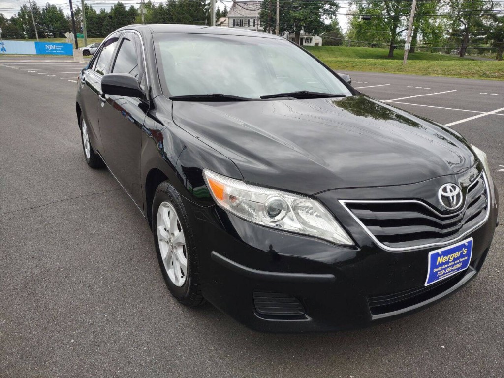2011 Toyota Camry Image 4