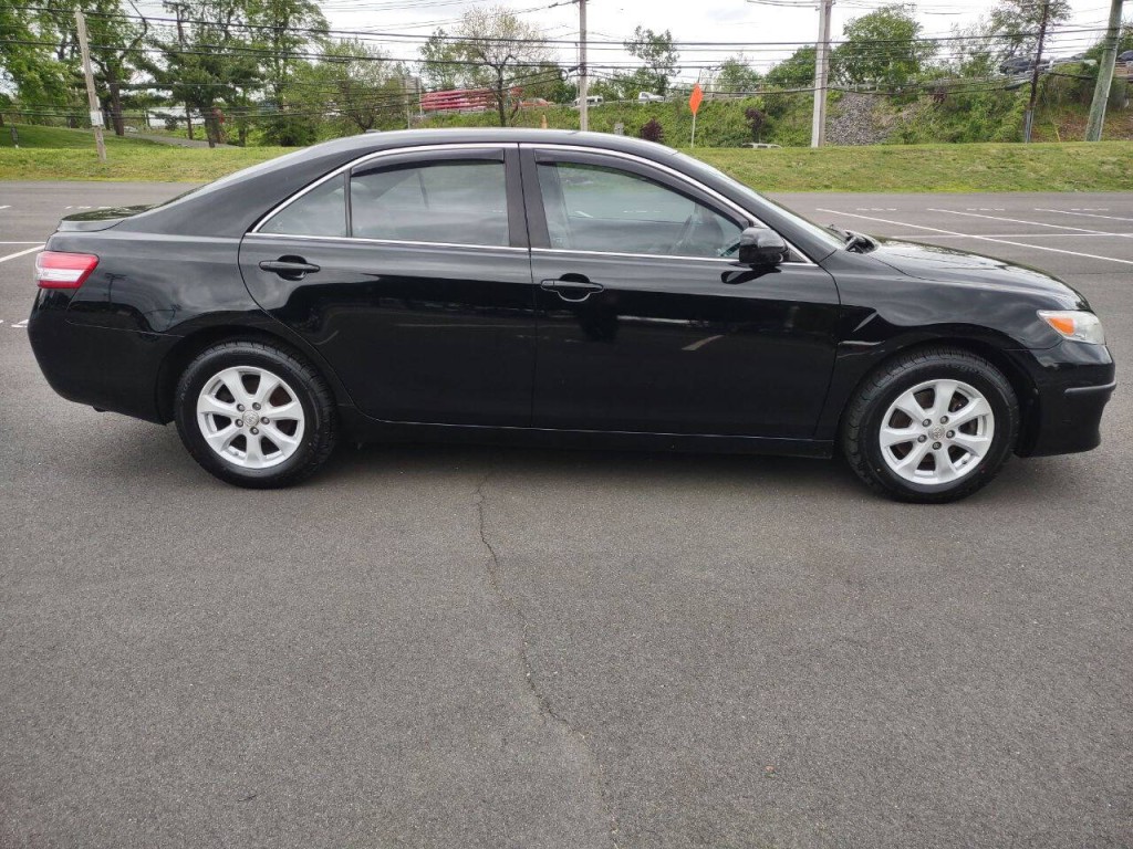 2011 Toyota Camry Image 5