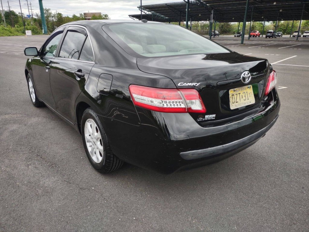 2011 Toyota Camry Image 7