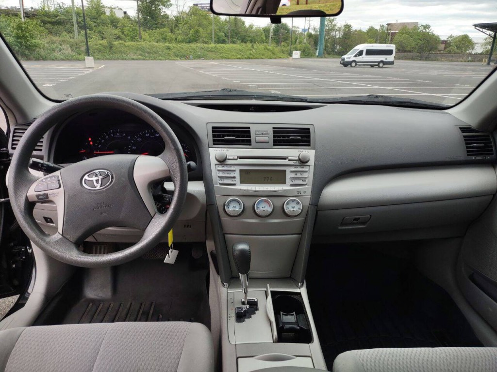 2011 Toyota Camry Image 8