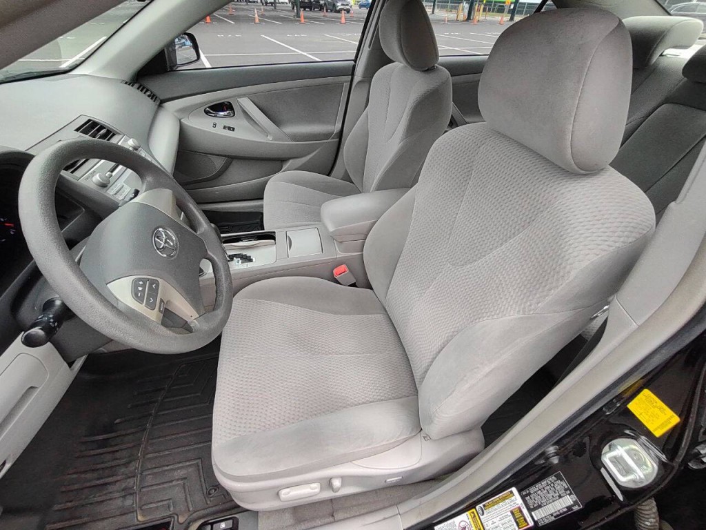 2011 Toyota Camry Image 11