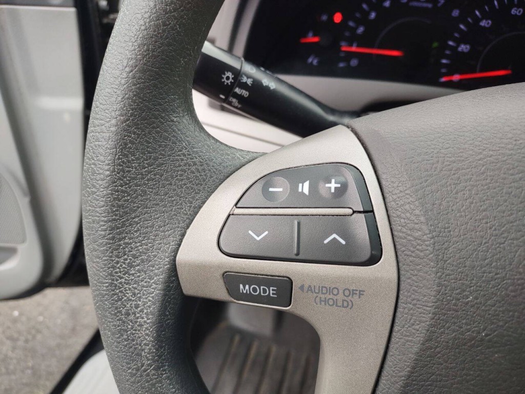2011 Toyota Camry Image 12