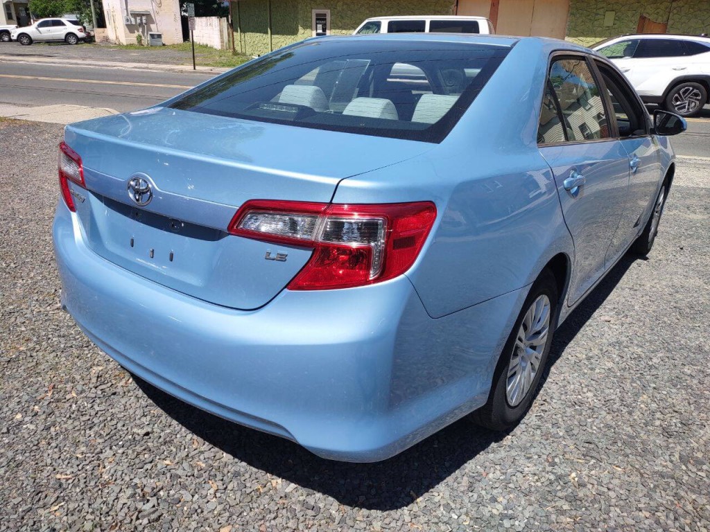 2012 Toyota Camry Image 4