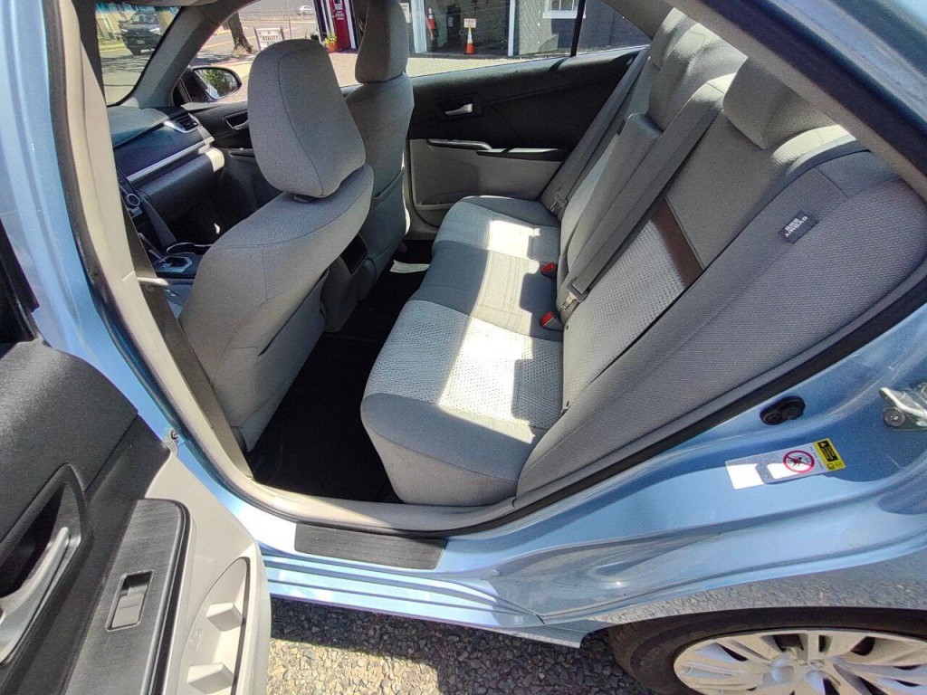 2012 Toyota Camry Image 9