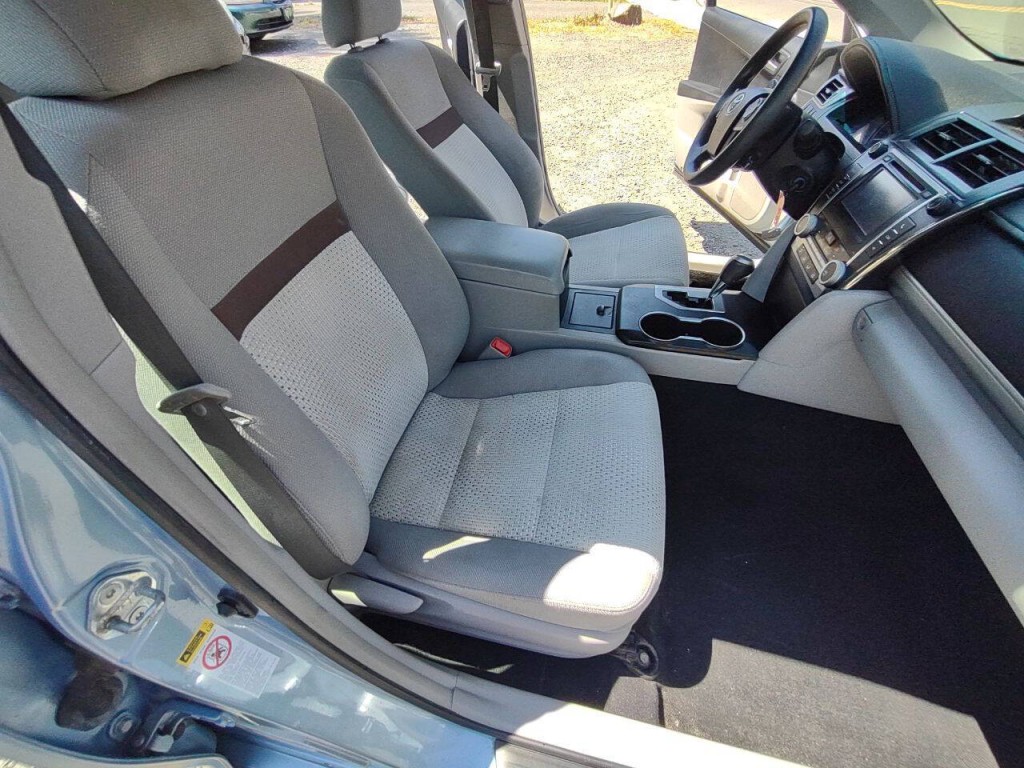 2012 Toyota Camry Image 11