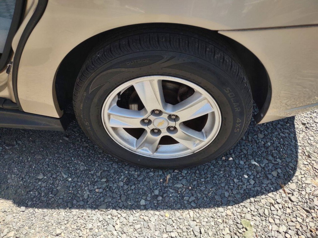 2005 Chevrolet Malibu Image 20