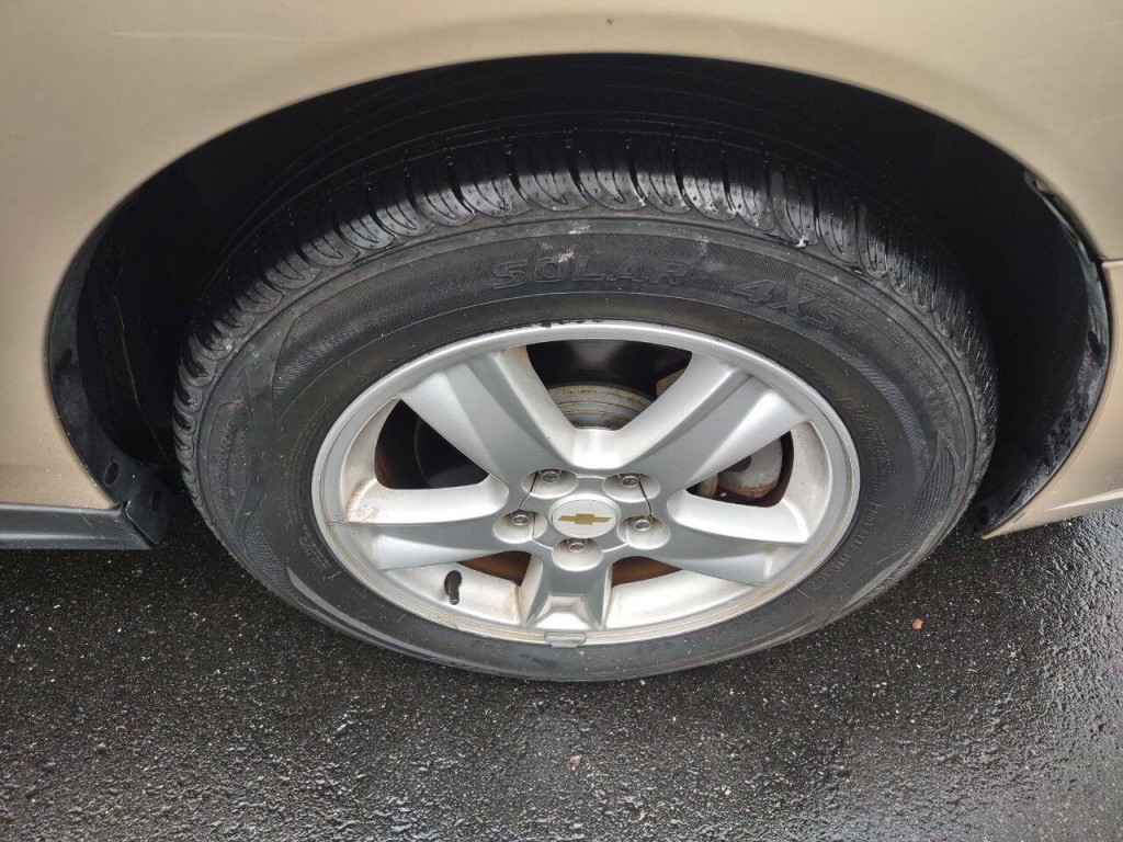 2005 Chevrolet Malibu Image 32