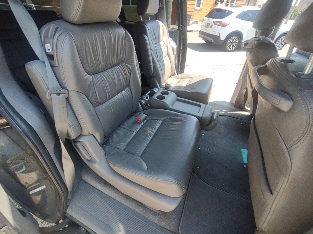 2010 Honda Odyssey Image 16