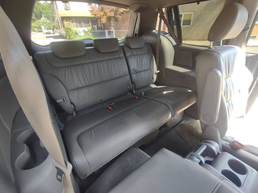 2010 Honda Odyssey Image 17