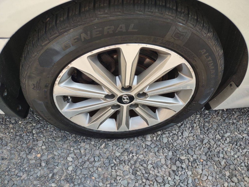 2017 Hyundai Sonata Image 35