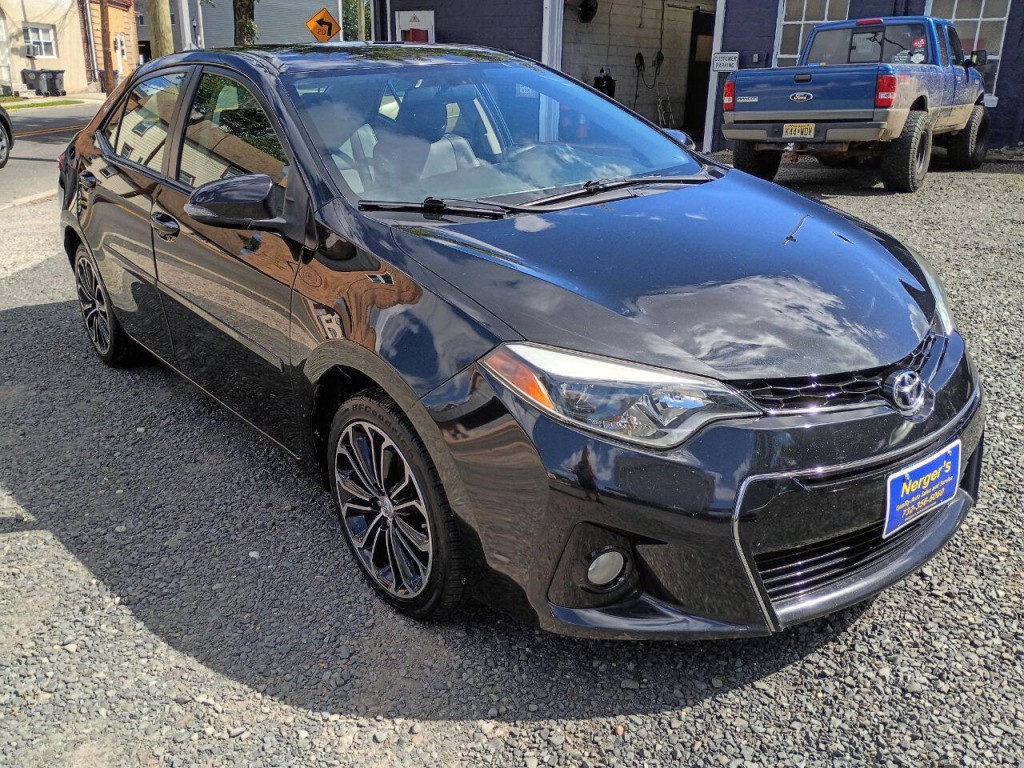 2015 Toyota Corolla Image 4