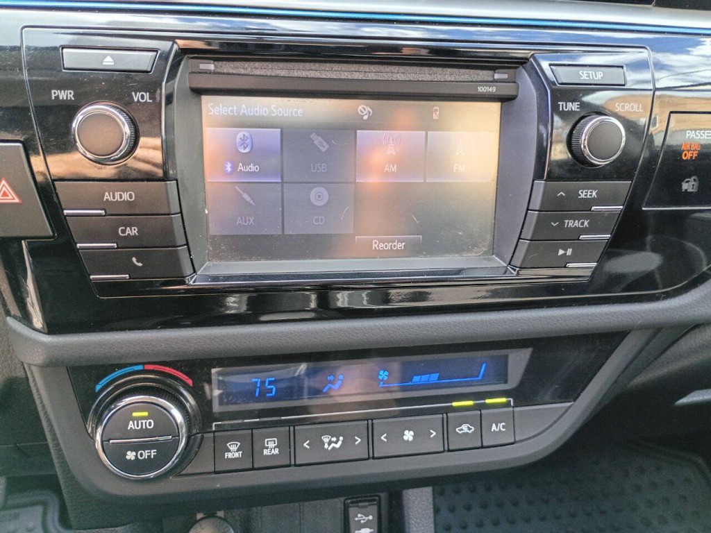 2015 Toyota Corolla Image 14