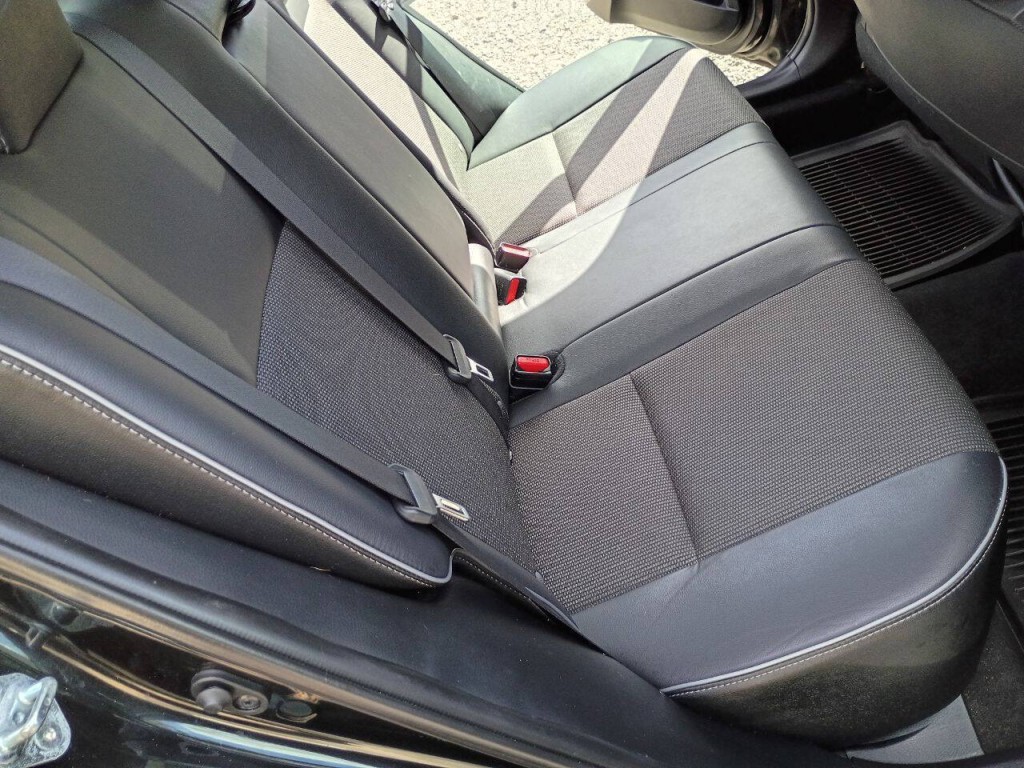 2015 Toyota Corolla Image 18